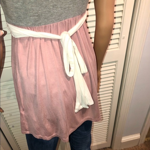 XXI Sleeveless Babydoll Knit Blouse Embroidered floral design Gray and Mauve S - Picture 4 of 7